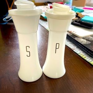 Vintage Tupperware Salt & Pepper set